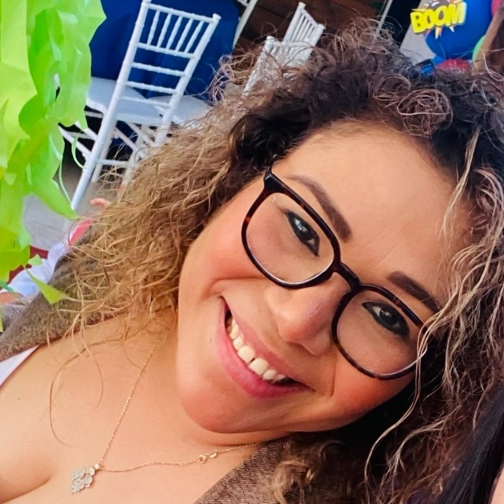 Meet your Posher, Alejandra